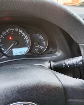 Toyota Auris cena 44900 przebieg: 123500, rok produkcji 2016 z Narol małe 191